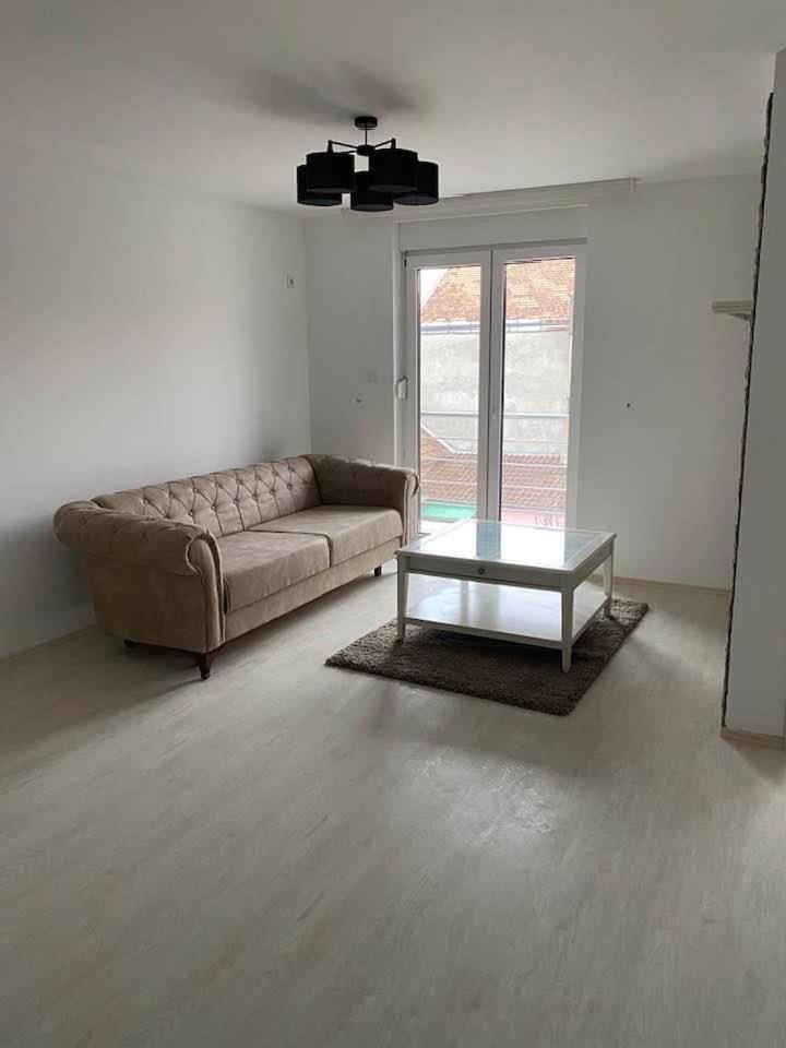 Sandra Apartmani Vârşeţ Exterior foto