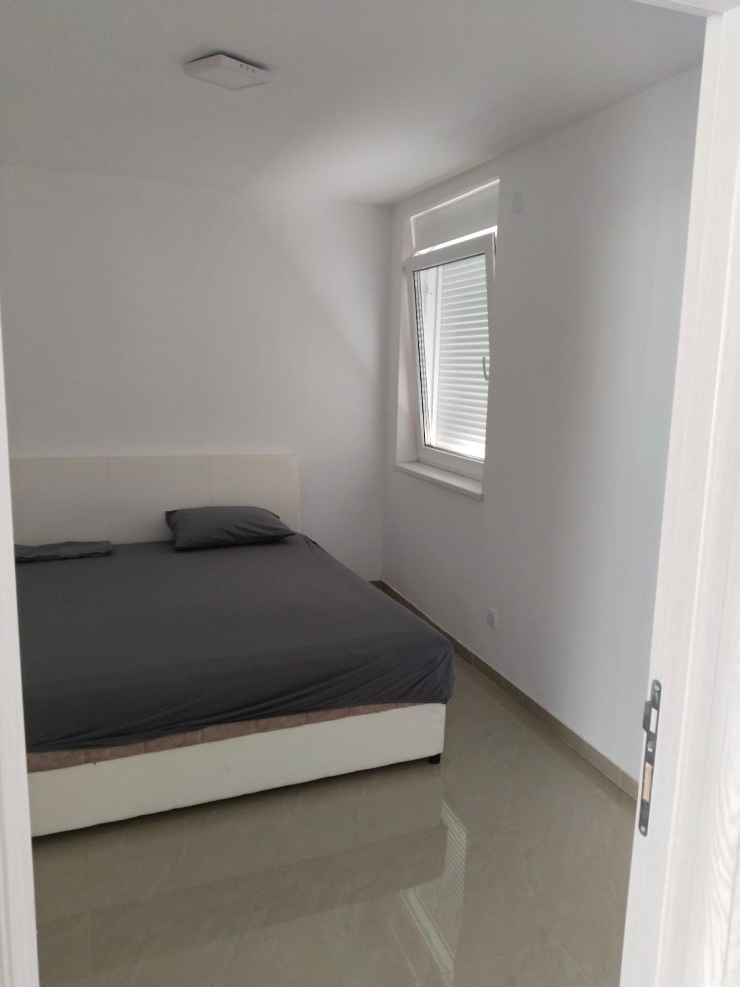 Sandra Apartmani Vârşeţ Cameră foto